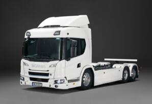Scania introduced the semi-trailer tractor and the bag burst with orders